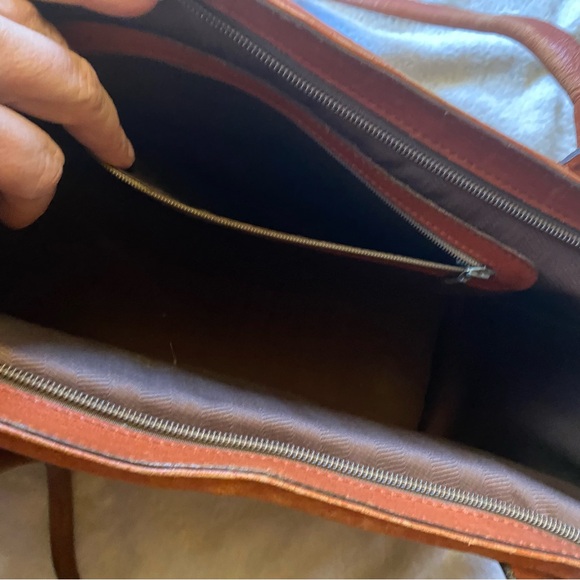 Genuine Leather Pet Carrier Purse (small/15lbs) - Picture 12 of 14